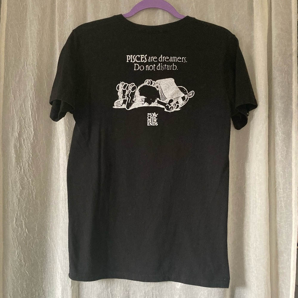 Feels So Good brand Black Graphic T-Shirt with Green Pisces Design - Picture 4 of 5
